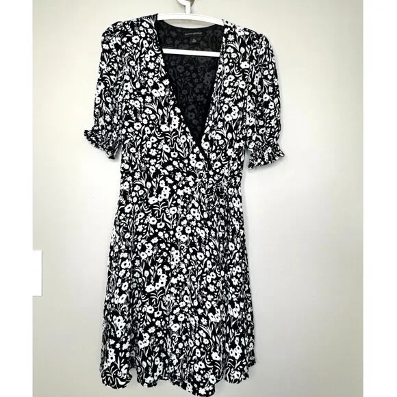 Banana Republic Black White Floral Wrap Dress 6 Lined Short Sleeve Feminine - Picture 2 of 7
